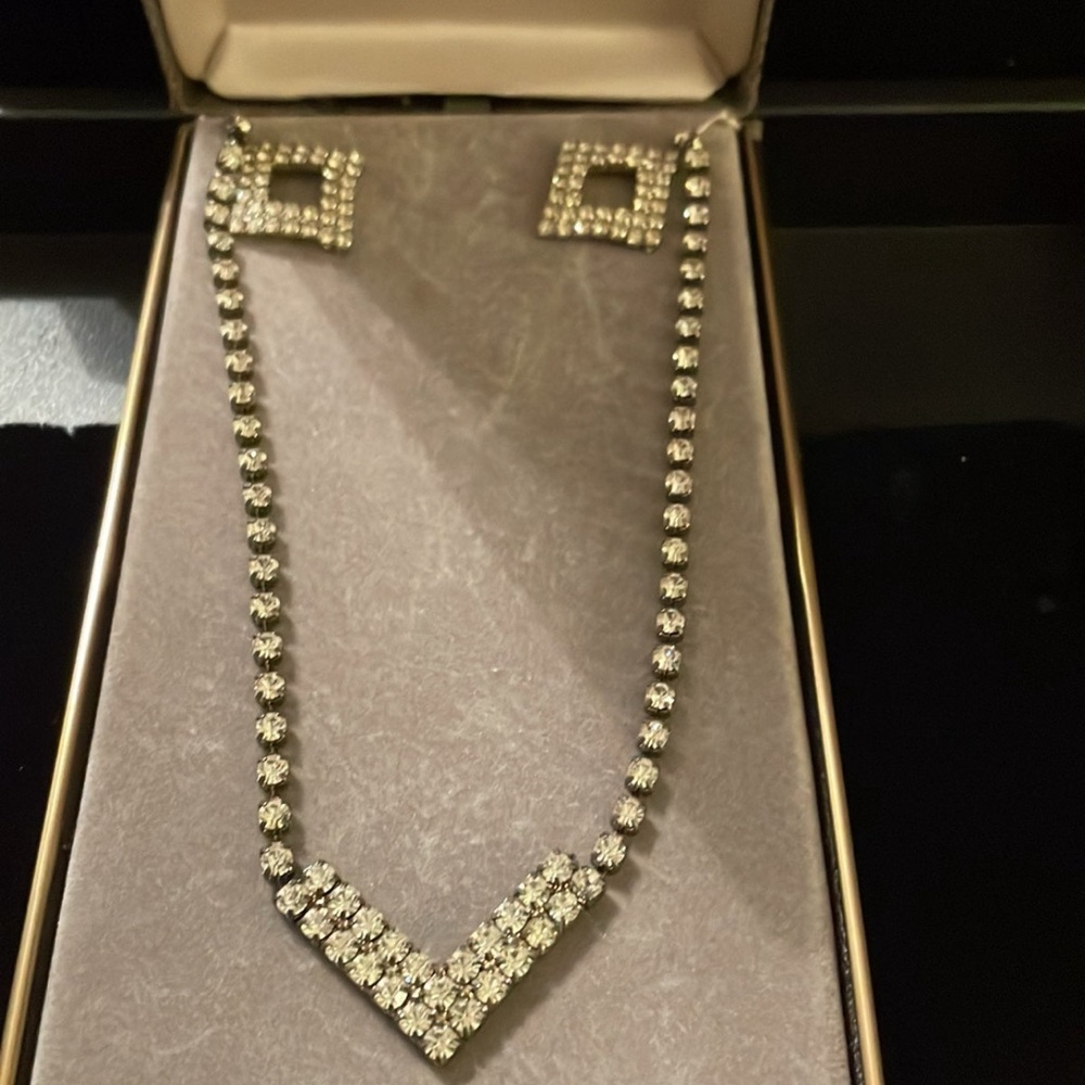 Sparkly Diamond Rhinestone Necklace and Earring Set